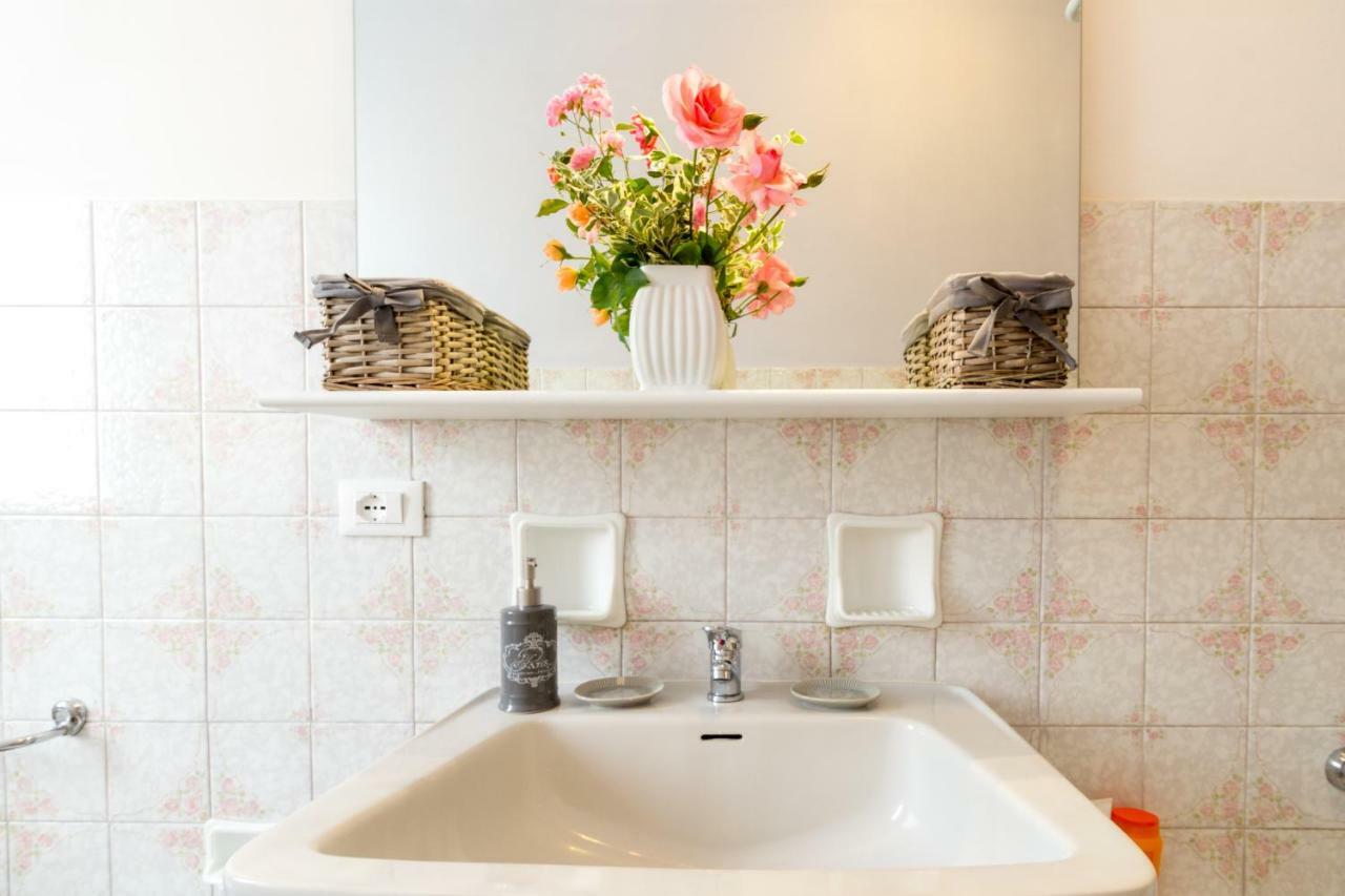 Bilocale Centro Biella Apartment ภายนอก รูปภาพ